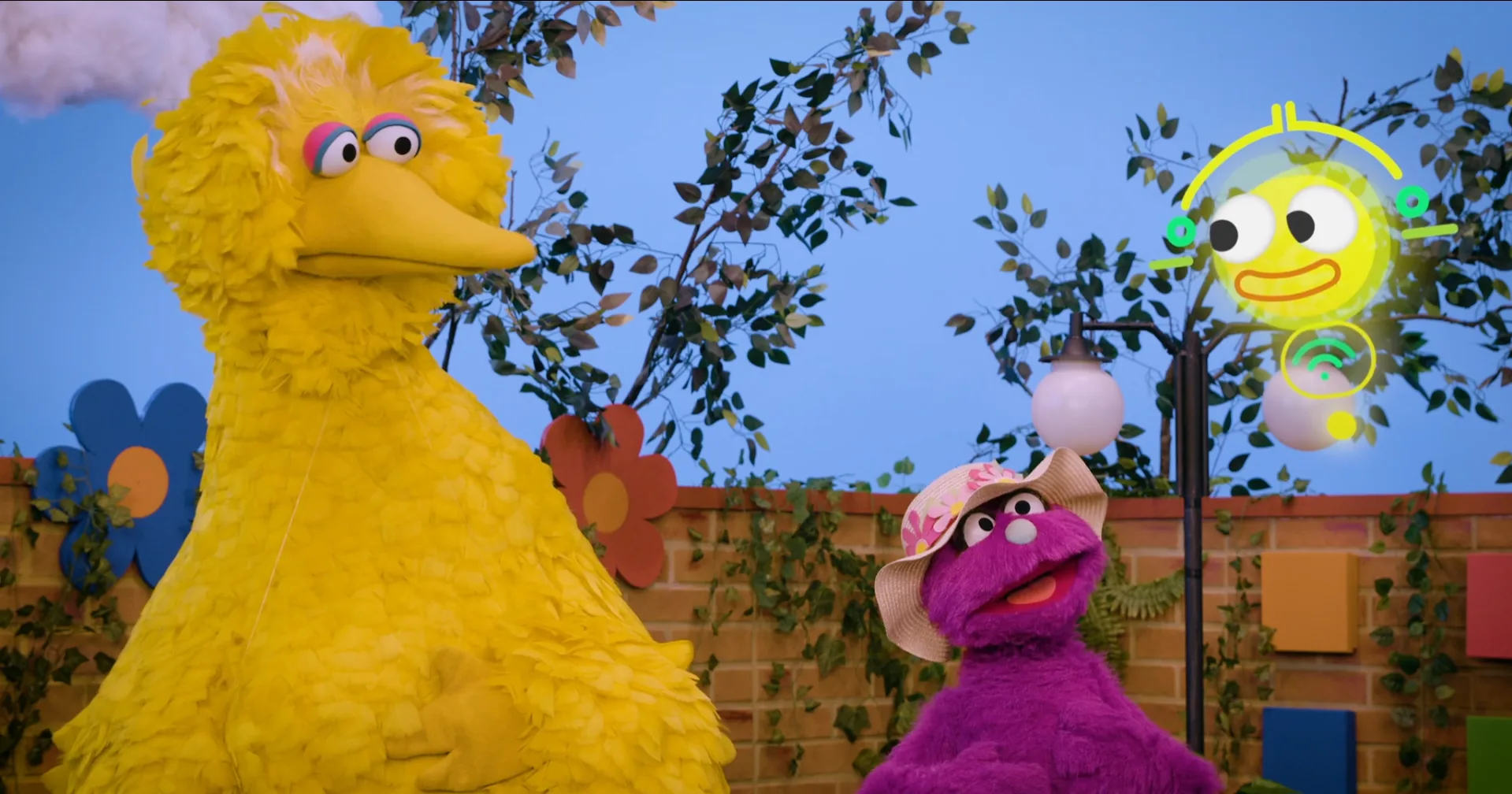 Garibaldo e Mae interagindo com Webby